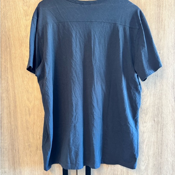 Vince Navy Short-Sleeve Henley Tee - Picture 3 of 3